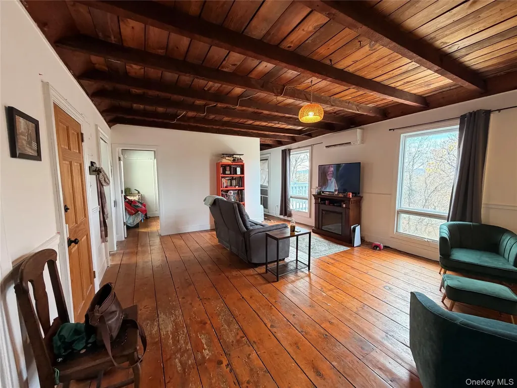 67 Old Albany Post Road Rhinebeck NY 12572