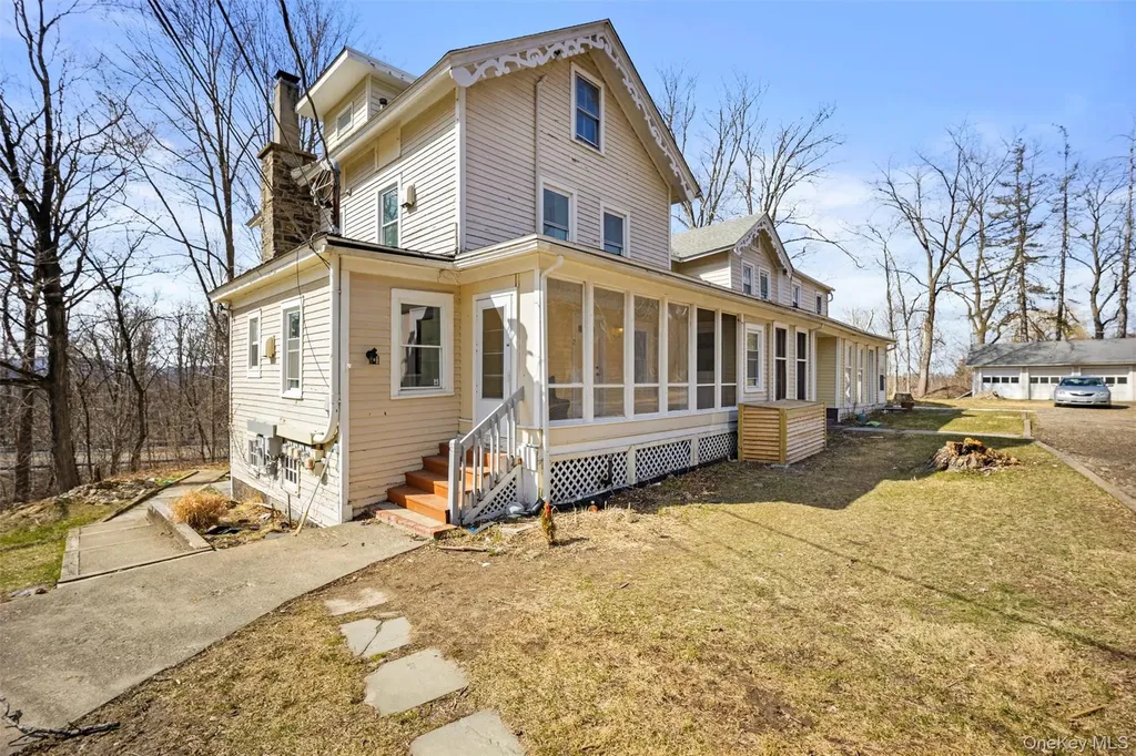 67 Old Albany Post Road Rhinebeck NY 12572