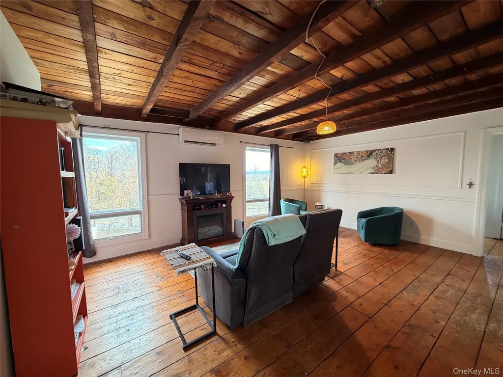 67 Old Albany Post Road Rhinebeck NY 12572