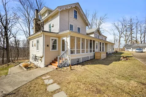 67 Old Albany Post Road Rhinebeck NY 12572