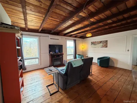 67 Old Albany Post Road Rhinebeck NY 12572
