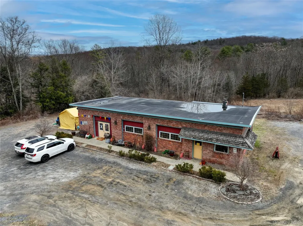 2316 Route 44 Pleasant Valley NY 12569