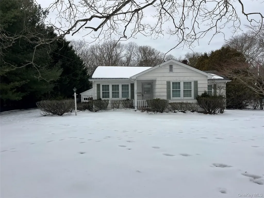300 Hewlett Avenue East Patchogue NY 11772