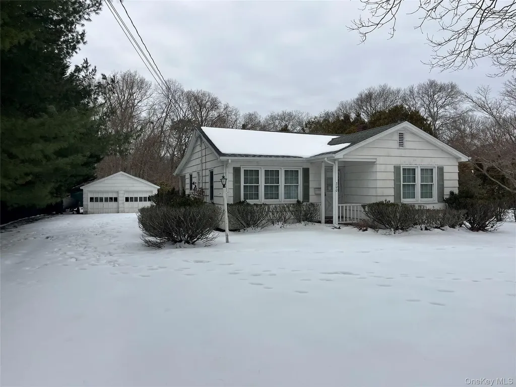 300 Hewlett Avenue East Patchogue NY 11772