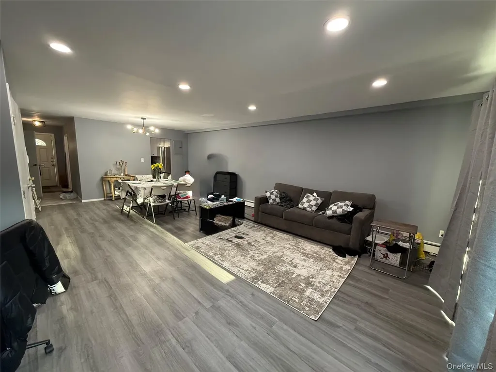 920 Broadway Woodmere NY 11598