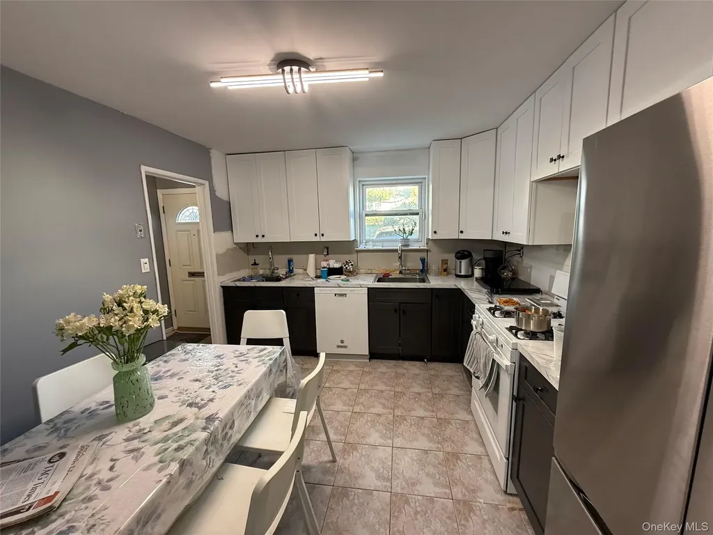 920 Broadway Woodmere NY 11598