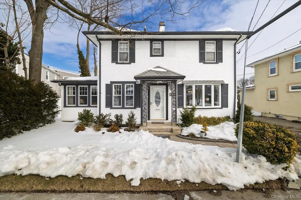 102 Franklin Avenue Malverne NY 11565