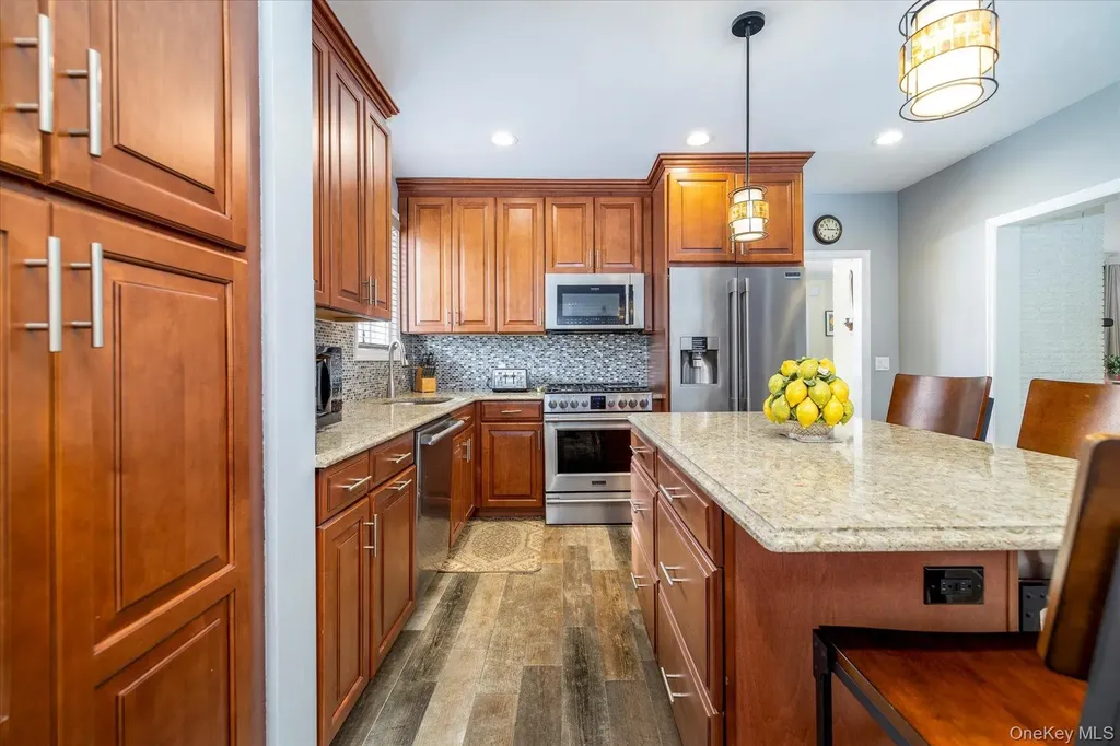 102 Franklin Avenue Malverne NY 11565