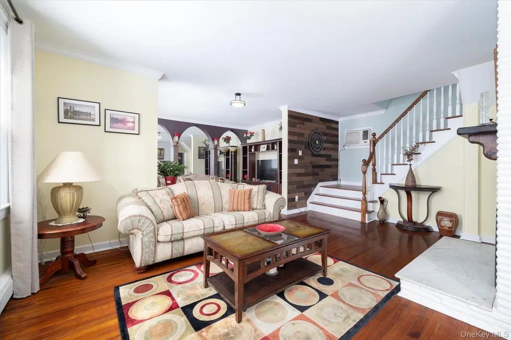 102 Franklin Avenue Malverne NY 11565