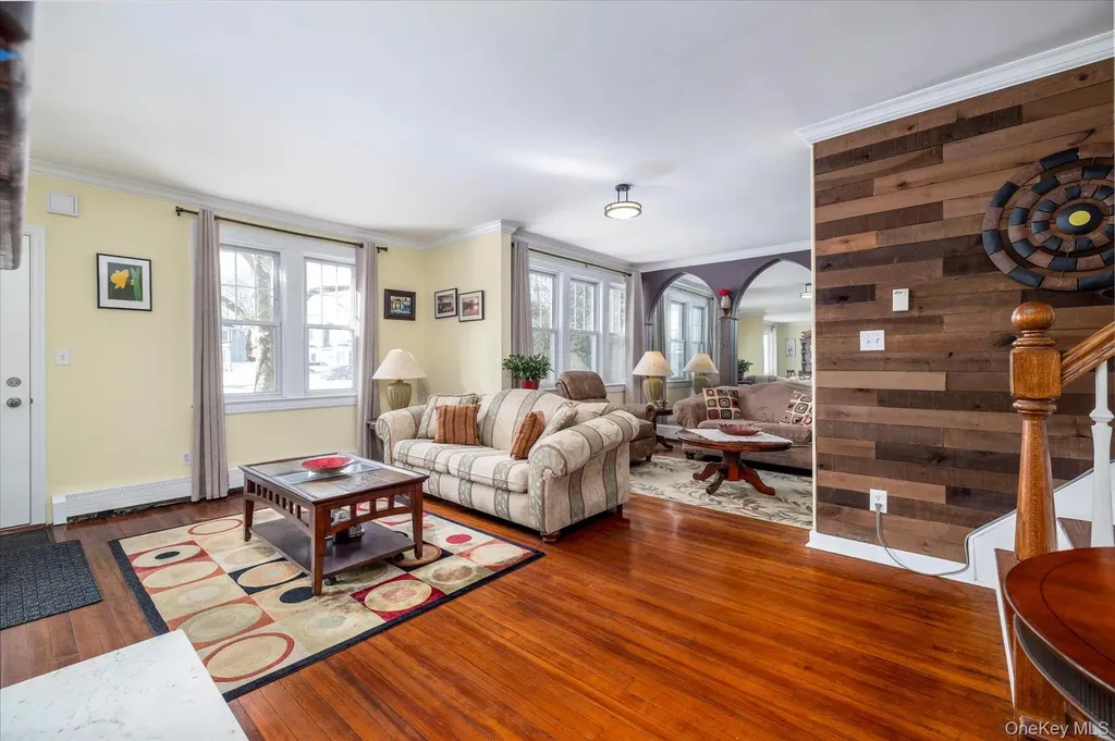 102 Franklin Avenue Malverne NY 11565