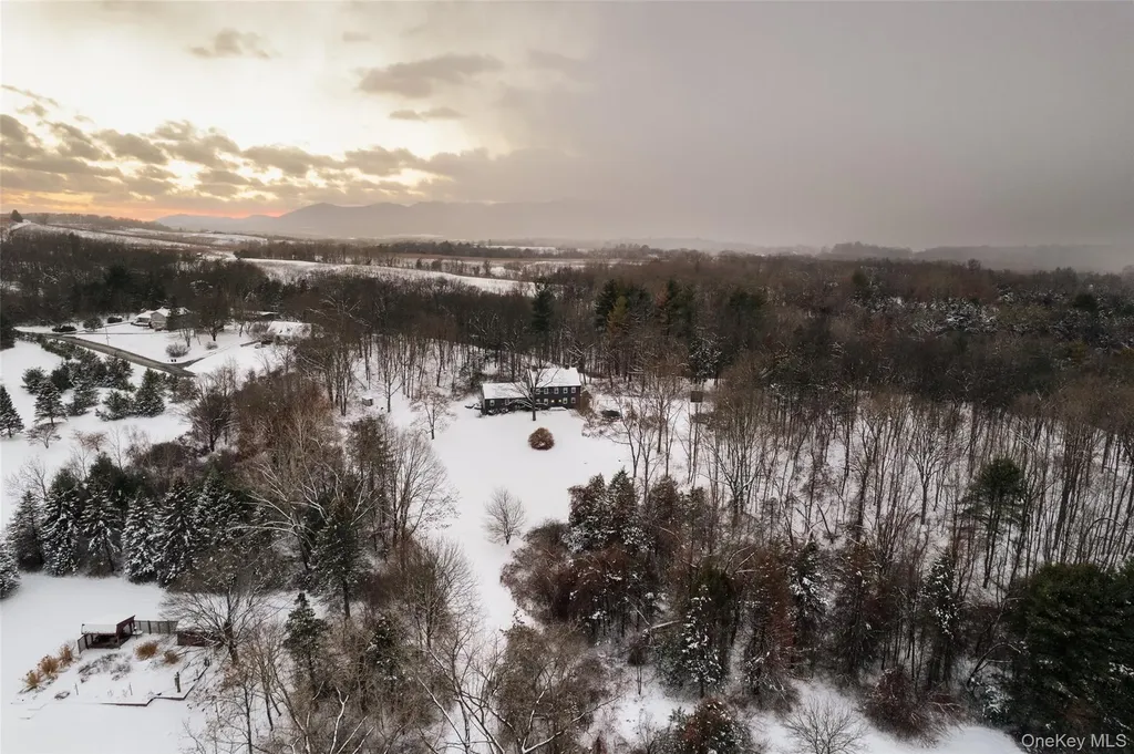 286 Blue Hill Road Hudson NY 12534