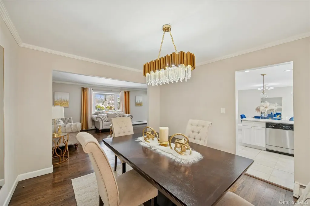 35 Saint Johns Place West Babylon NY 11704