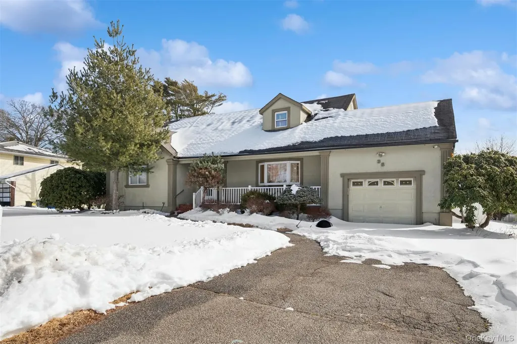 35 Saint Johns Place West Babylon NY 11704