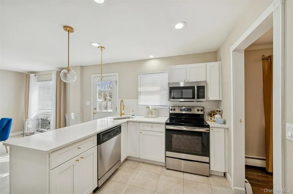 35 Saint Johns Place West Babylon NY 11704