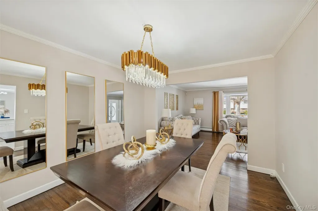 35 Saint Johns Place West Babylon NY 11704