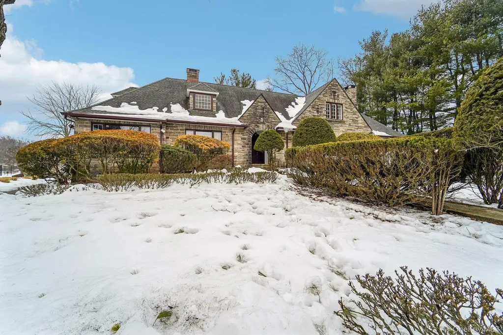 12 Chippewa Court Suffern NY 10901