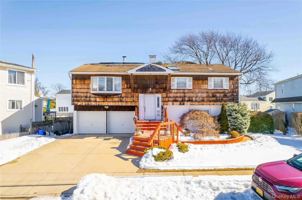 711 S Bayview Avenue Freeport NY 11520
