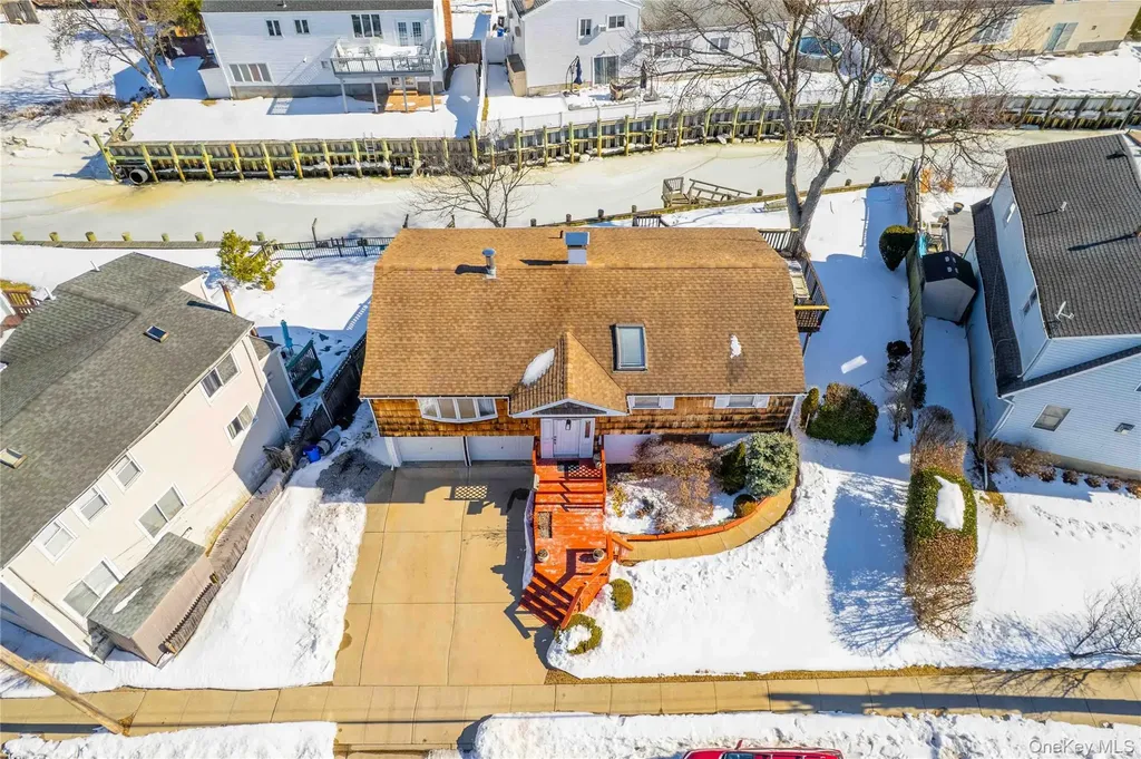 711 S Bayview Avenue Freeport NY 11520