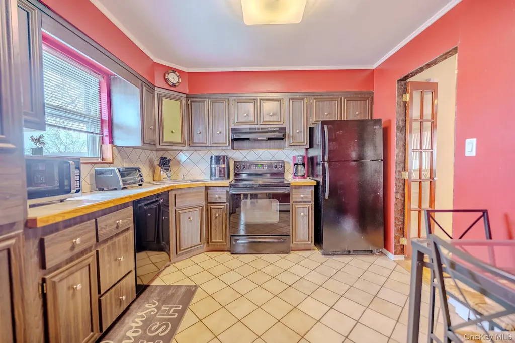 711 S Bayview Avenue Freeport NY 11520