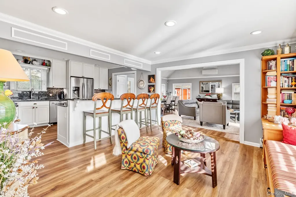 79 E Tiana Road Hampton Bays NY 11946