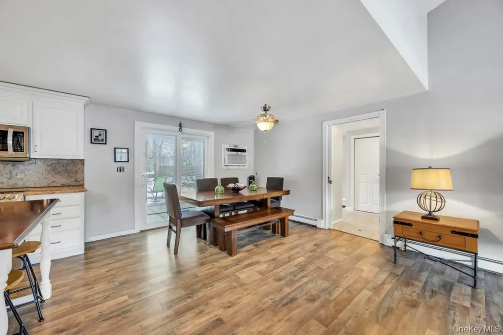 60 White Pine Way Medford NY 11763