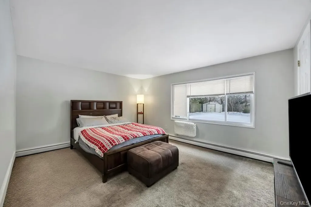 60 White Pine Way Medford NY 11763