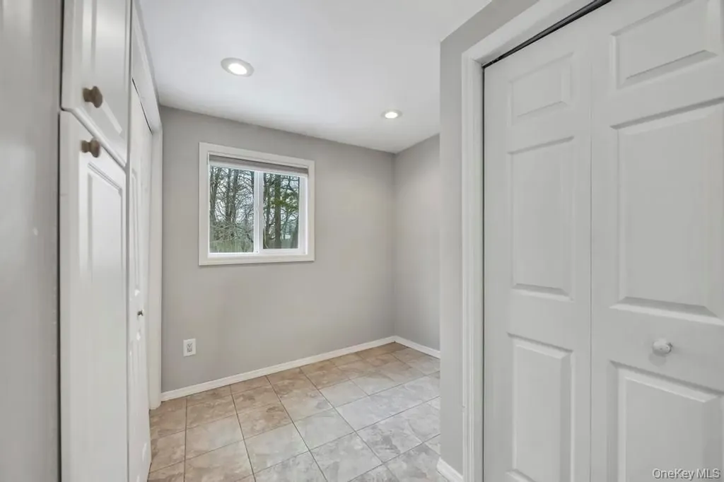 60 White Pine Way Medford NY 11763