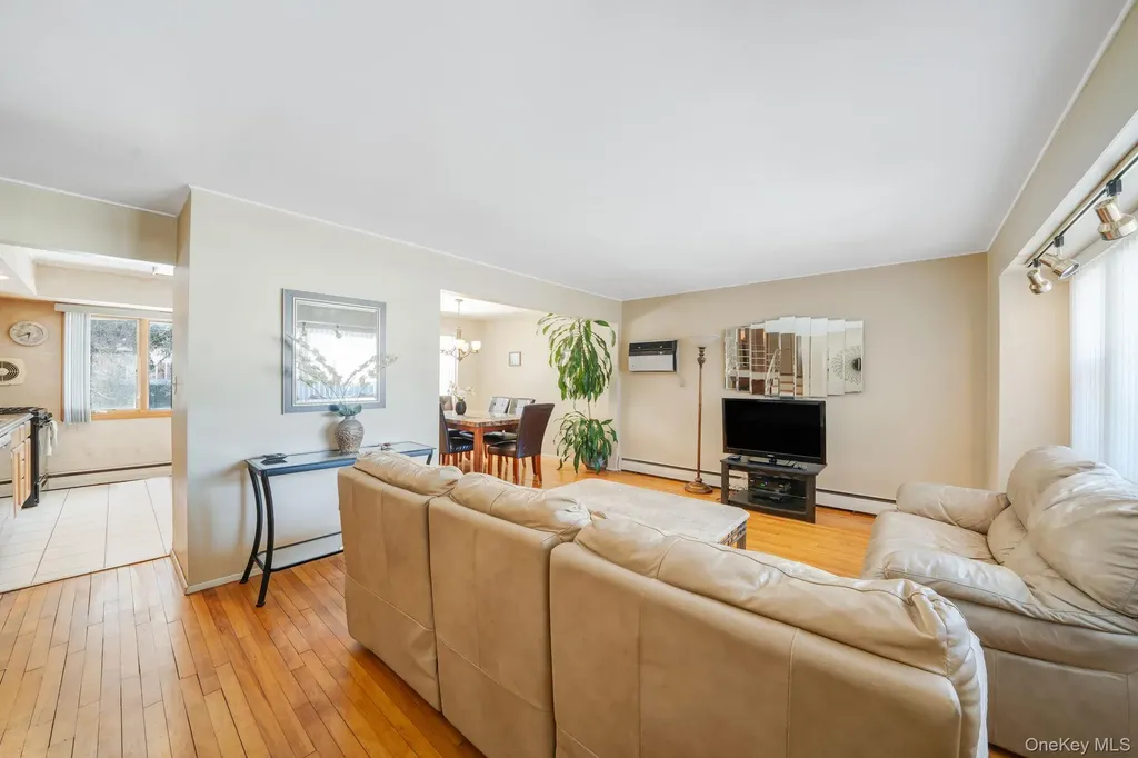 24 Kings Park Road Commack NY 11725