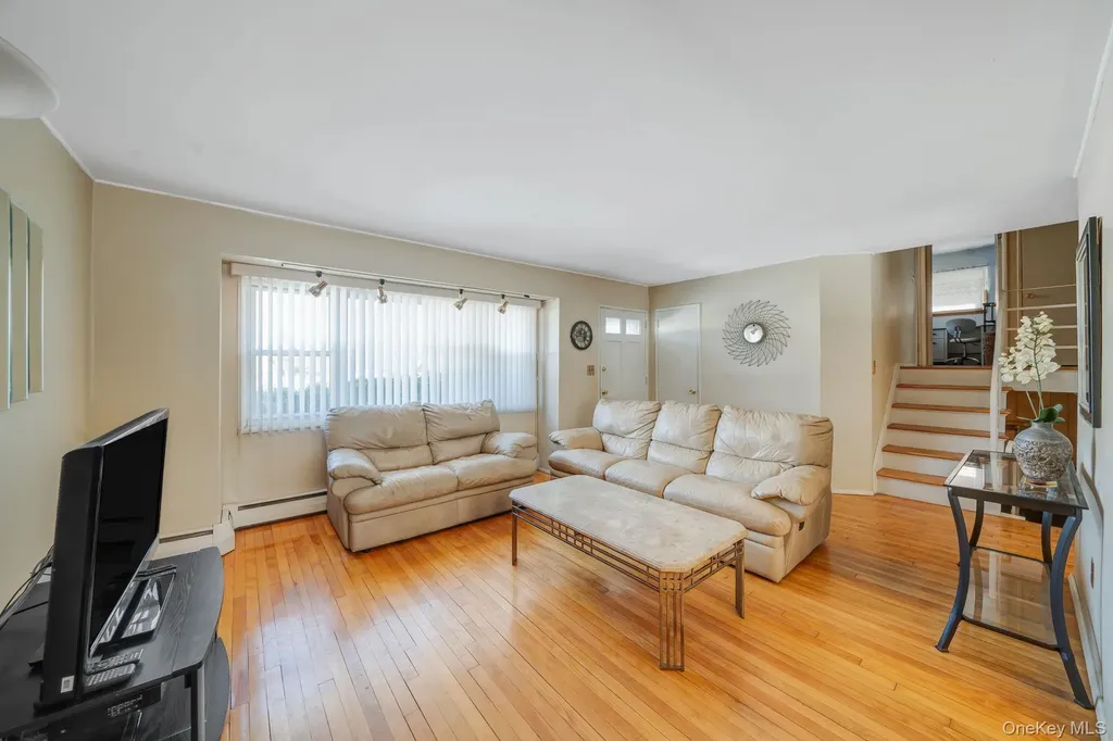 24 Kings Park Road Commack NY 11725