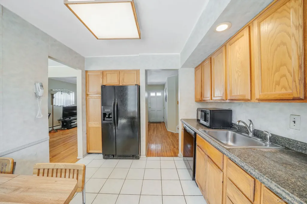 24 Kings Park Road Commack NY 11725