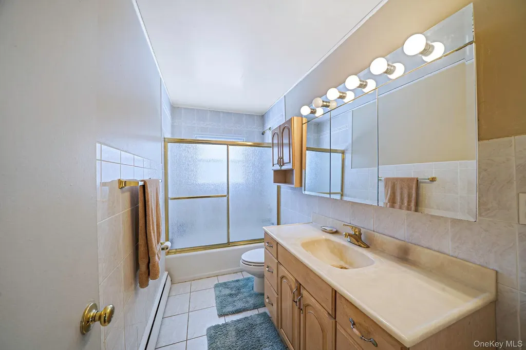24 Kings Park Road Commack NY 11725