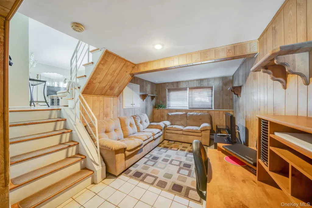 24 Kings Park Road Commack NY 11725