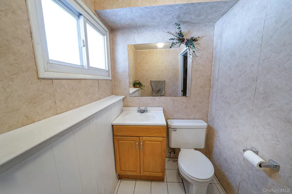 24 Kings Park Road Commack NY 11725