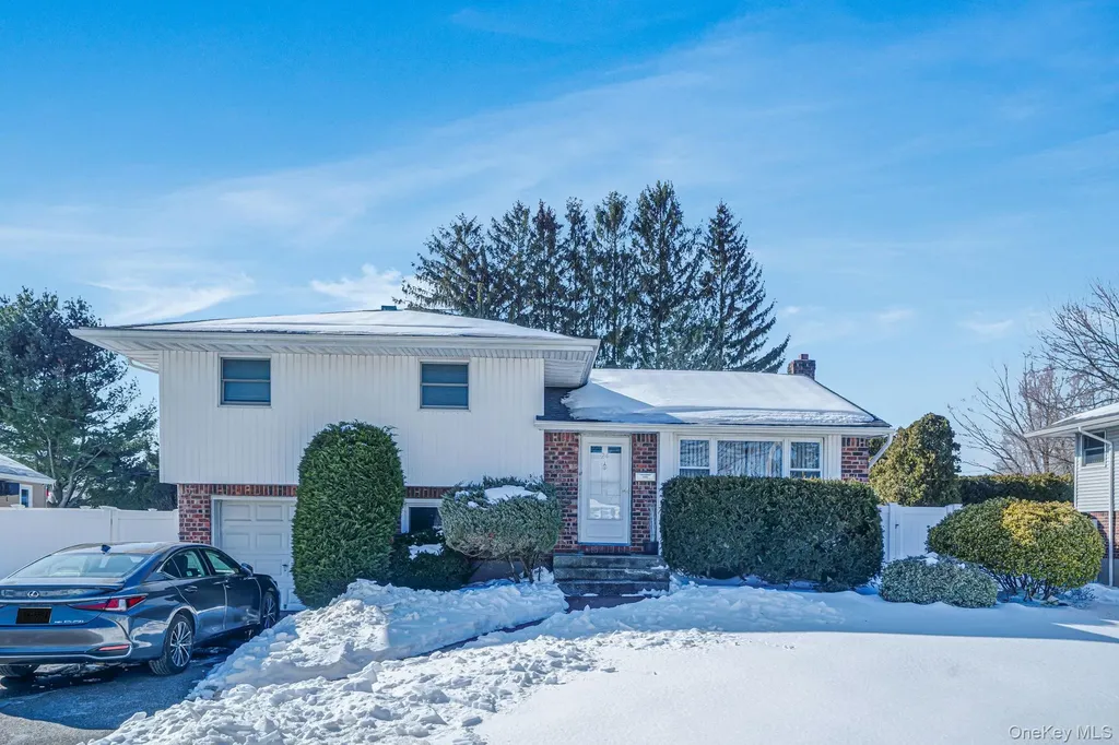 24 Kings Park Road Commack NY 11725