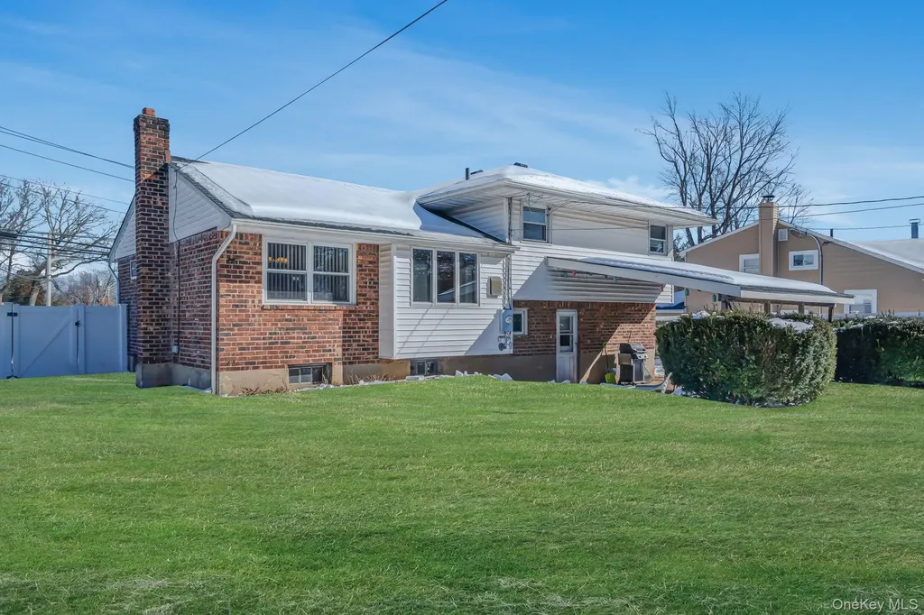 24 Kings Park Road Commack NY 11725