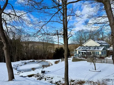 912-918 Hollow Road Clinton Corners NY 12514