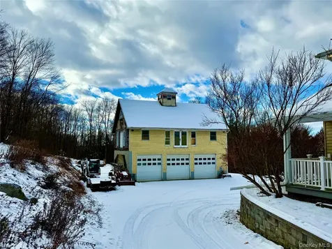 912-918 Hollow Road Clinton Corners NY 12514