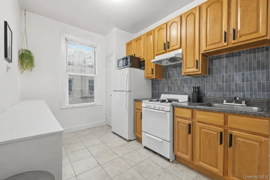 1840 21st Drive Astoria NY 11105
