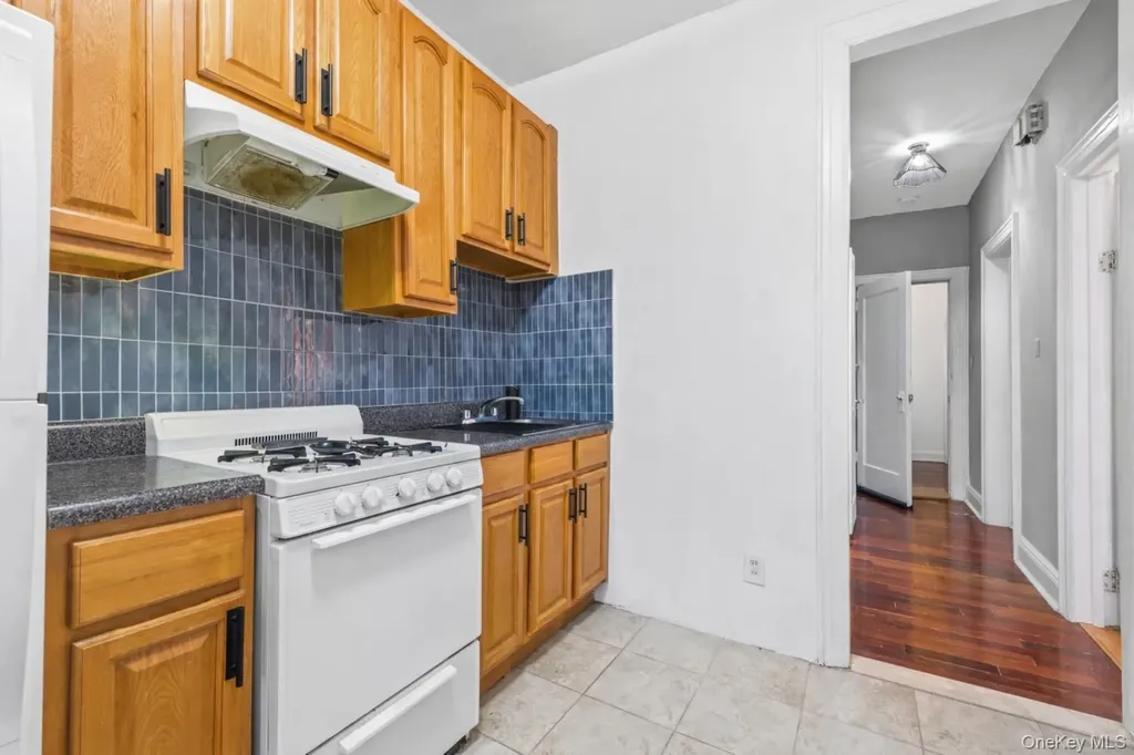 1840 21st Drive Astoria NY 11105