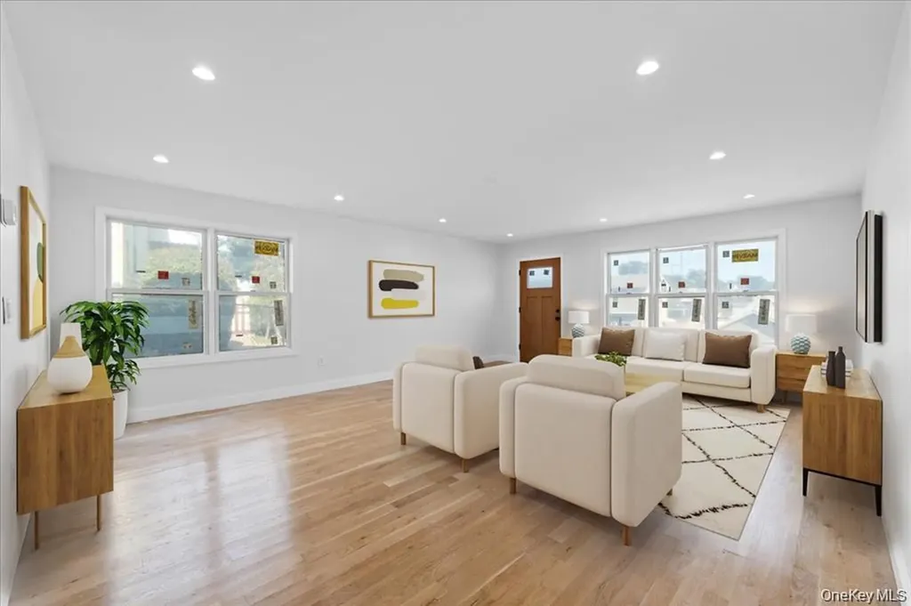93 Thurton Place Yonkers NY 10704