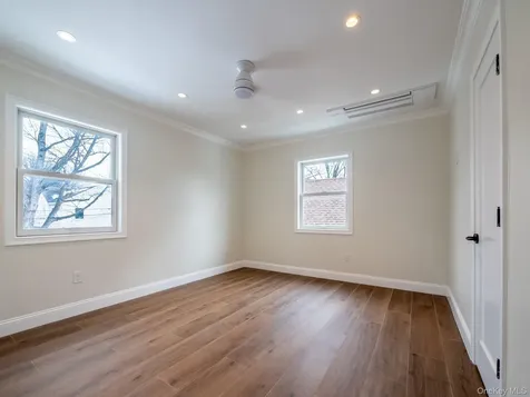 6961 180th Street Fresh Meadows NY 11365