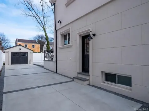 6961 180th Street Fresh Meadows NY 11365