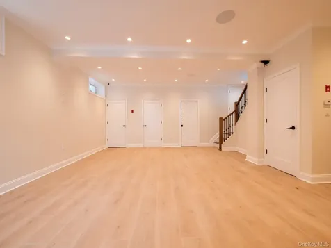 6961 180th Street Fresh Meadows NY 11365