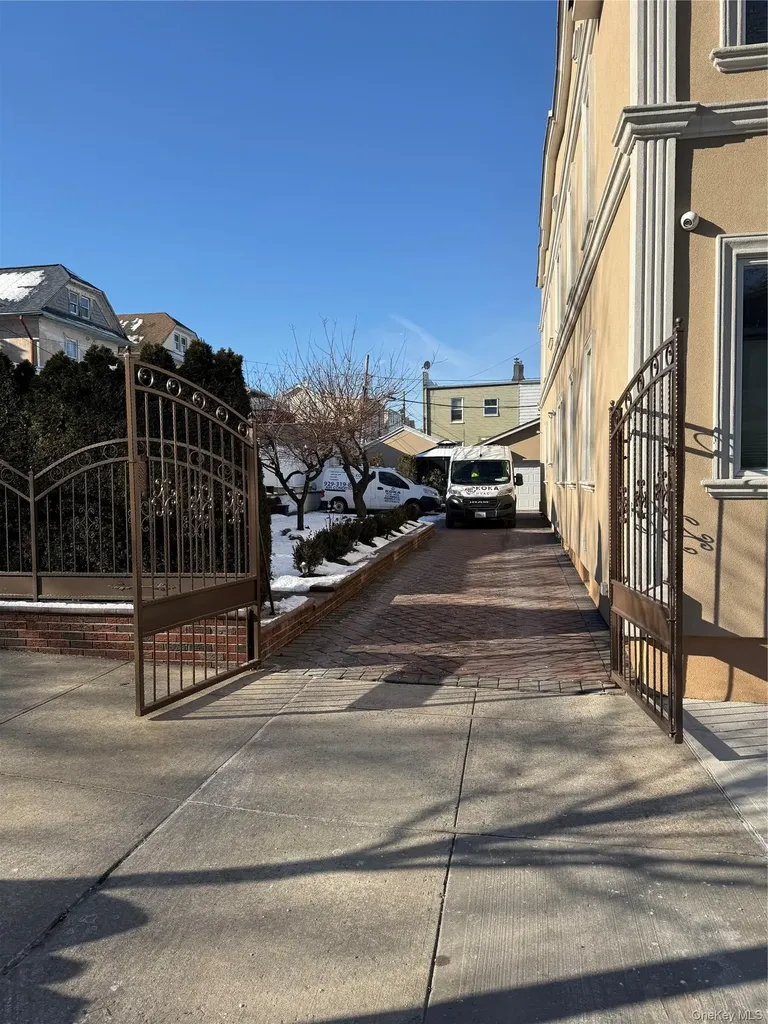 78-68 84th Street Glendale NY 11385