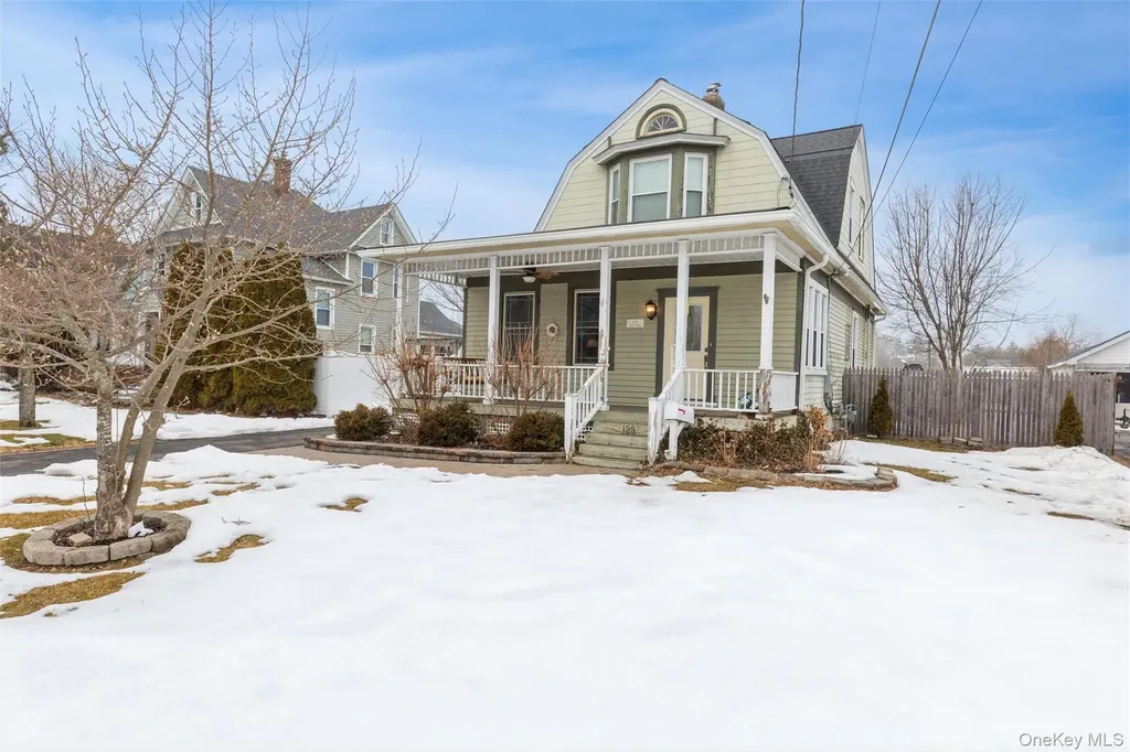 123 Carman Street Patchogue NY 11772