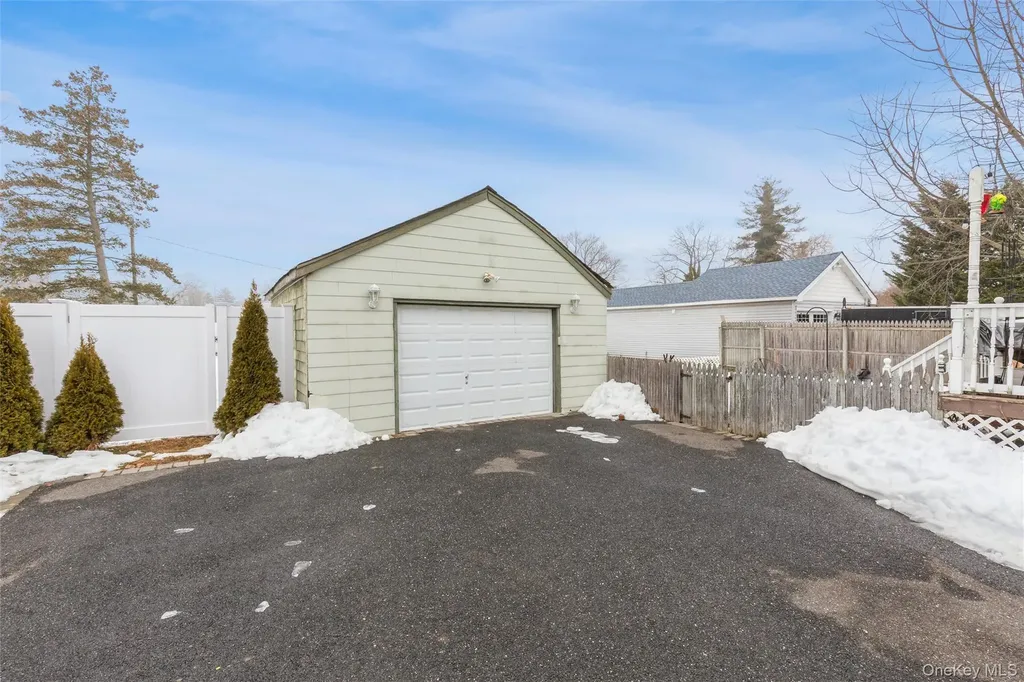 123 Carman Street Patchogue NY 11772