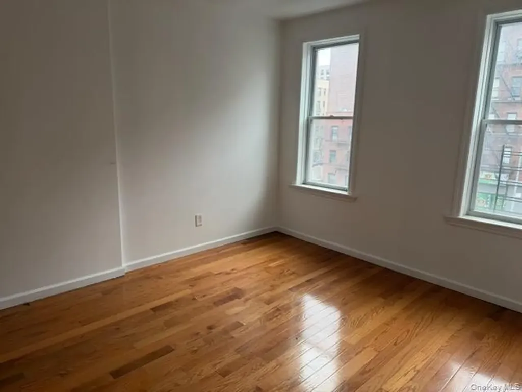 225 E 204th Street Bronx NY 10458
