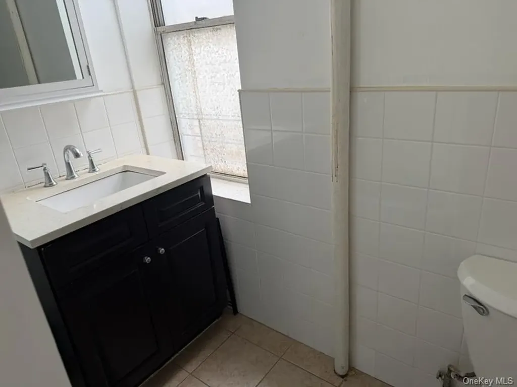 225 E 204th Street Bronx NY 10458