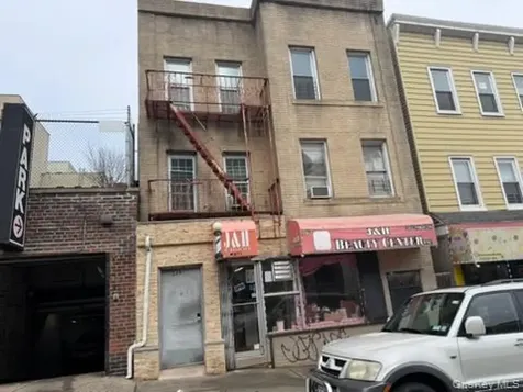 225 E 204th Street Bronx NY 10458