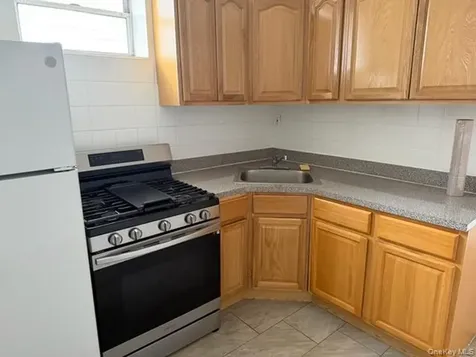 225 E 204th Street Bronx NY 10458